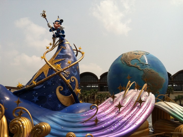 The iconic Mickey sculpture adoring the entrance to Tokyo DisneySea