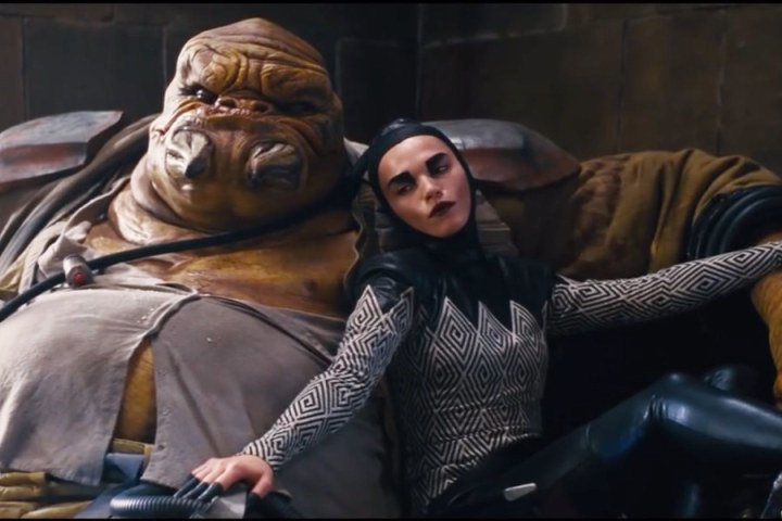 Bazine Netal sits with Grummgar in Maz Kanata's place on Takodana