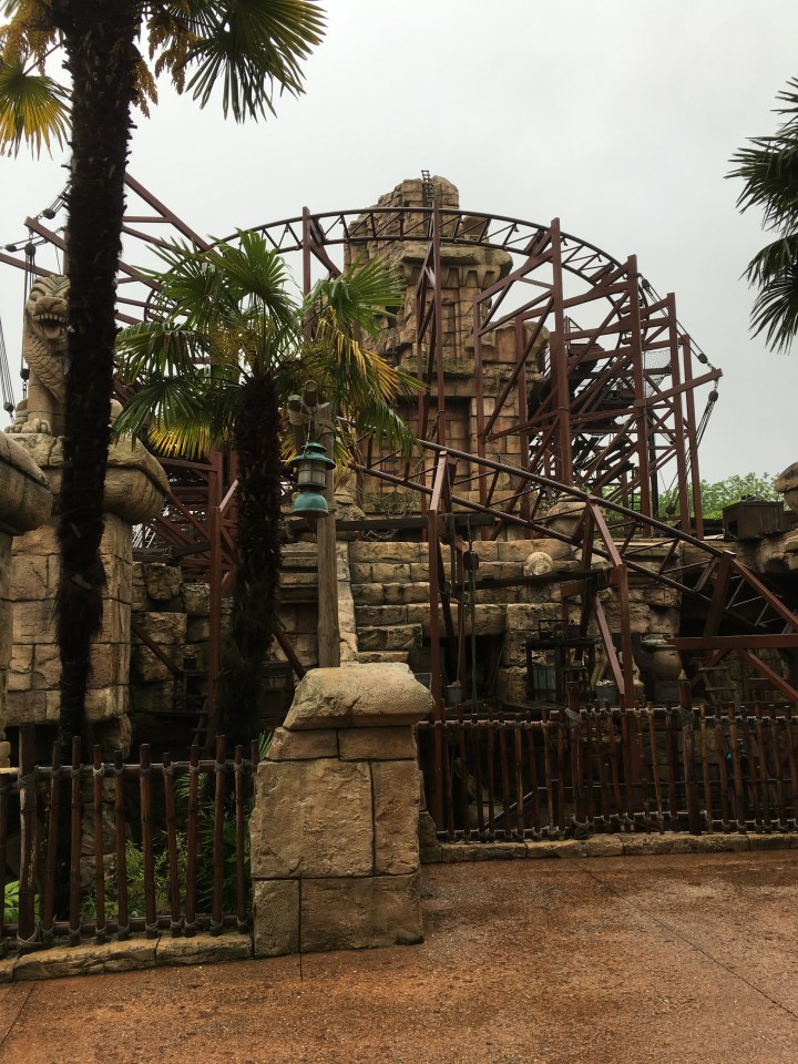 Indiana Jones and the Temple of Peril doesn't have much of a unifying theme but makes for a fantastic ride